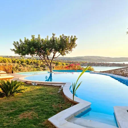 Sunny Villa