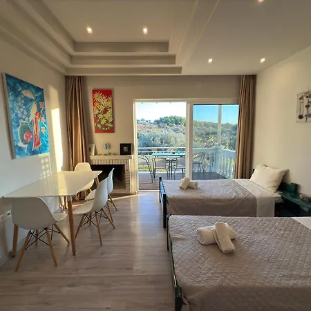 Sunny Villa *