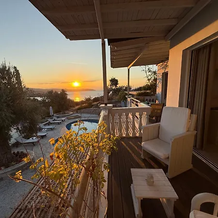 Sunny Villa