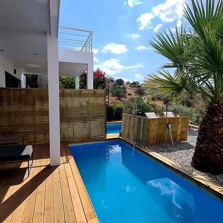 Sunny Villa