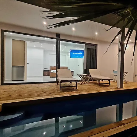 Sunny Villa